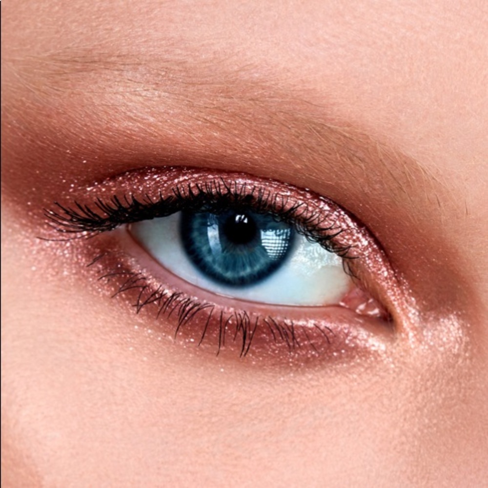 🆕 Hourglass Scattered Light Glitter Eye Shadow in Color: Aura - Pink - Picture 3 of 7